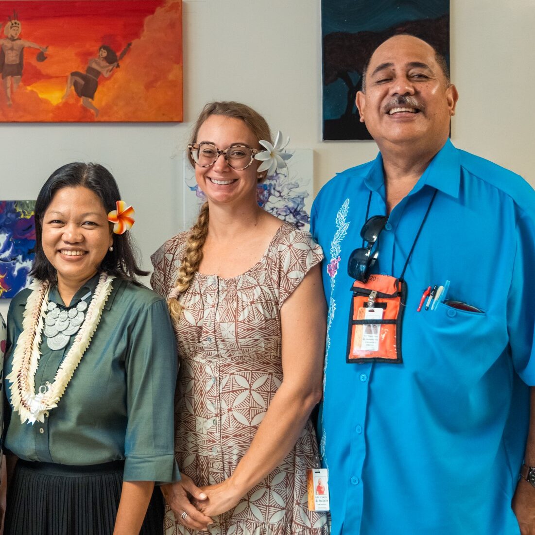 Mary Nia Santos (left), Fulbright Visiting Scholar American Samoa Community College