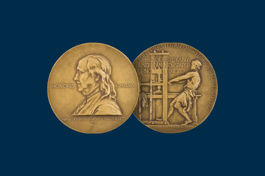Front and back view of the golden Pulitzer medal with engraved images of Ben Franklin and a historical printing scene with text.